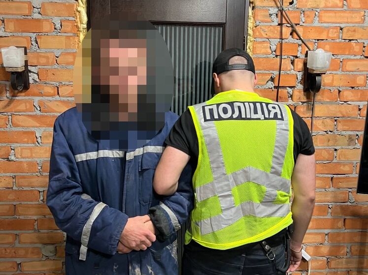 Поліція затримала чоловіка, якого підозрюють у крадіжці камер відеоспостереження з київського парку 
