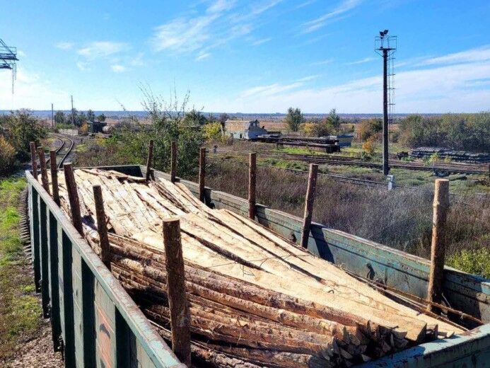 Вуглевидобувні підприємства ДТЕК допомогли "Укрзалізниці" дровами й обладнанням для обігріву вокзалів