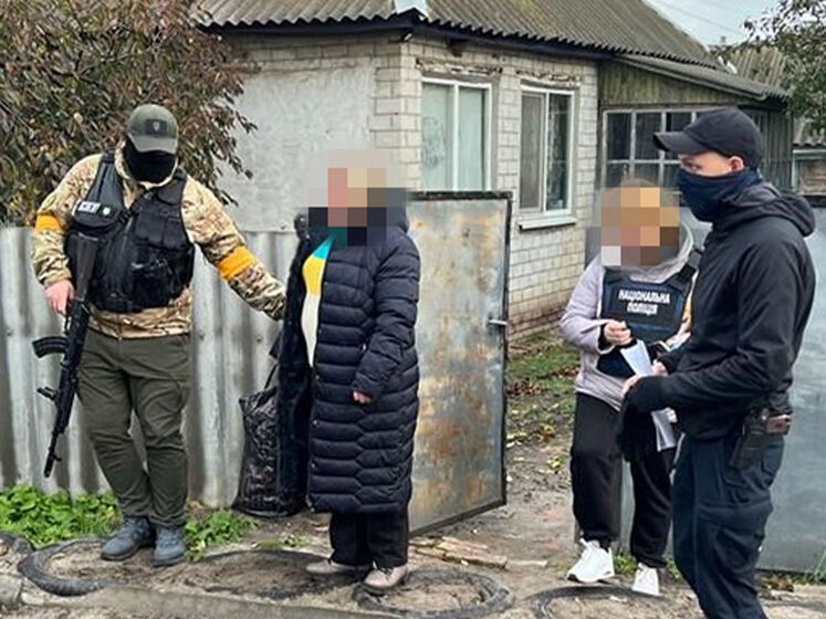 СБУ затримала колаборантку, яка очолювала "пошту" окупантів у Харківській області