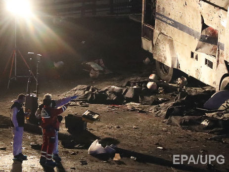 В результате двух взрывов возле стадиона в Стамбуле погибло не менее 13 человек