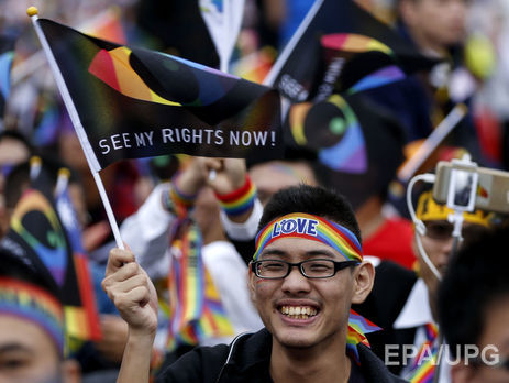 На Тайване тысячи людей митинговали в поддержку легализации однополых браков. Фоторепортаж