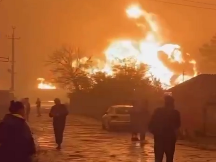 "Взрыв был такой силы, что шатались многоэтажные дома". Появились подробности и видео последствий пожара в Шахтерске