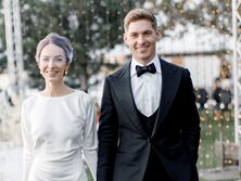 Внедорожник в честь помолвки в подарок, хейт подписчиков и предостерегающие знаки. Каким был брак Остапчука со второй женой