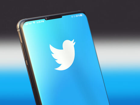 Кинг возмутился, что за синюю галочку в Twitter нужно будет платить $20. Маск предложил ему скидку до $8