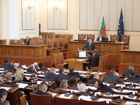Парламент Болгарии поддержал отправку Украине оружия