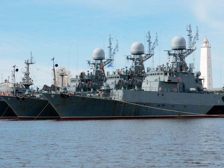 Яковина об атаке на российские корабли в Севастополе: Оказалось, что с помощью дронов стоимостью две копейки можно утопить здоровенный корабль. Это аналог иранских дронов