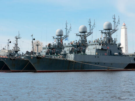 Російський флот у Чорному морі виявився дуже вразливим, вважає Яковина. Навіть у гавані
