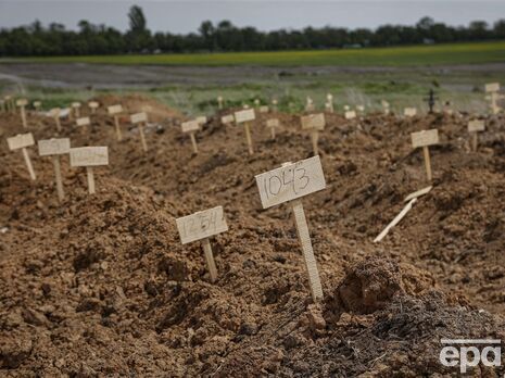 С июня возле Мариуполя появилось более 1500 новых могил – спутниковые снимки