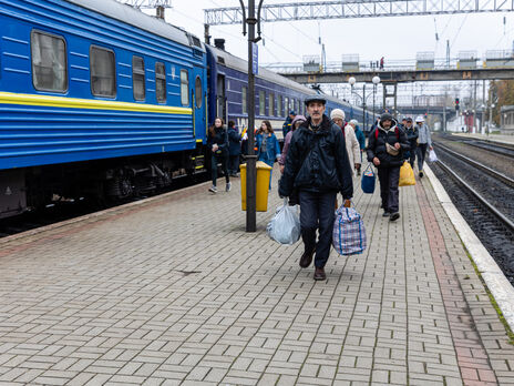 За три місяці з близьких до фронту районів евакуйовано понад 288 тис. осіб – Офіс президента України