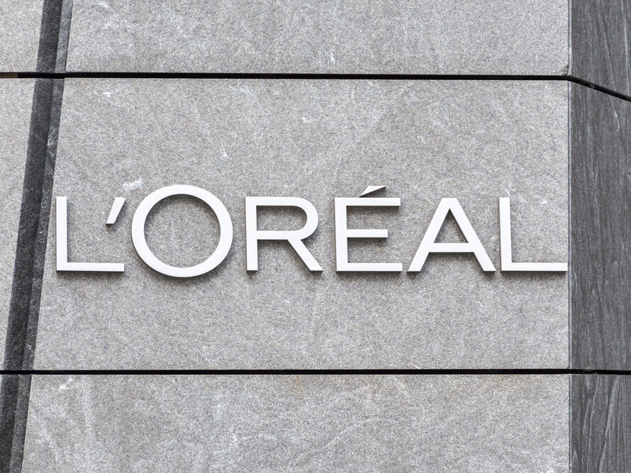 В РФ заявили, что бренды L'Oreal возвращаются на их рынок
