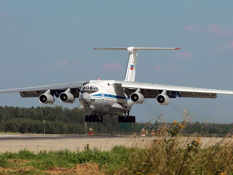 У Білорусь прилетіло чотири великі військові літаки Росії – 