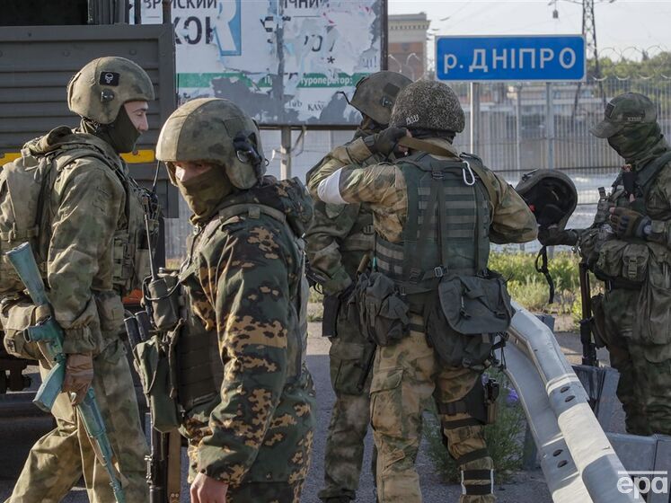Российские оккупанты отступают из-под Херсона в панике &ndash; The Guardian