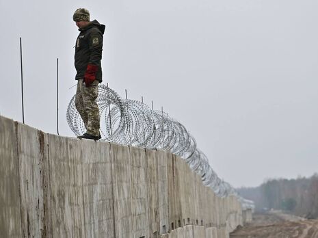 Украина строит на границе с Беларусью железобетонную стену с колючей проволокой – Тимошенко показал фото