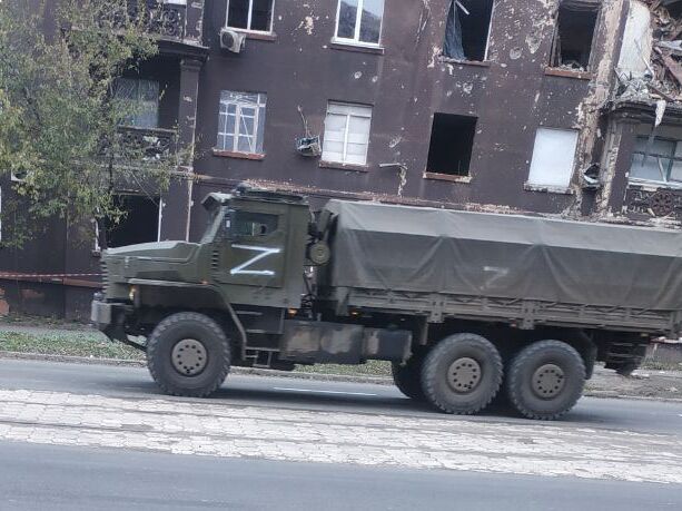 В Мариуполе увеличилось количество российских военных и техники – Андрющенко