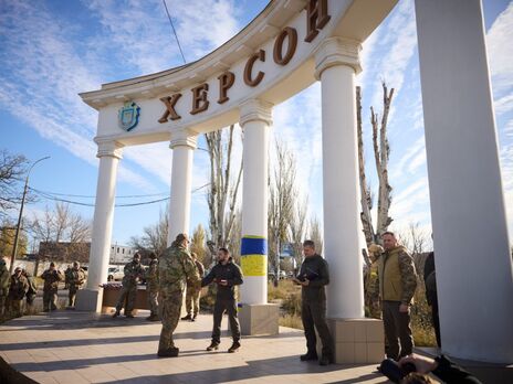 Зеленський нагородив військових, які звільняли Херсонську та Миколаївську області. Серед них – сержант, який підняв прапор над Снігурівкою