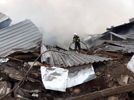 Обстріли Харківської області. Окупанти поранили трьох мирних жителів, горіли склади із зерном