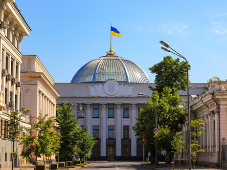 Рада продлила срок действия военного положения и мобилизации в Украине