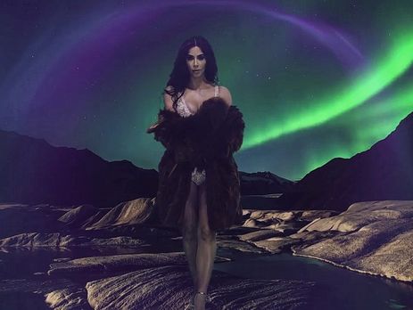 Кардашян в мехах снялась для календаря журнала Love. Видео