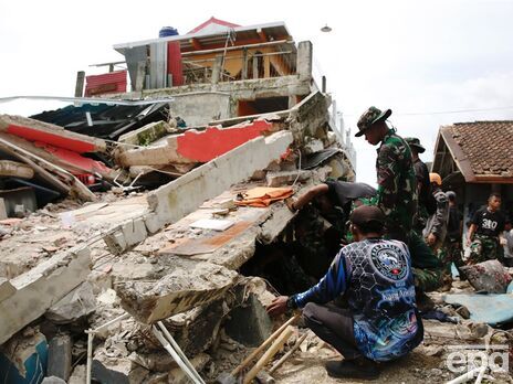 В Индонезии уже 268 погибших в результате землетрясения, есть пропавшие без вести