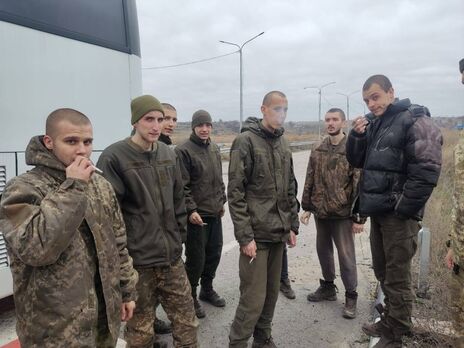 Додому з російського полону повертається 50 українських захисників