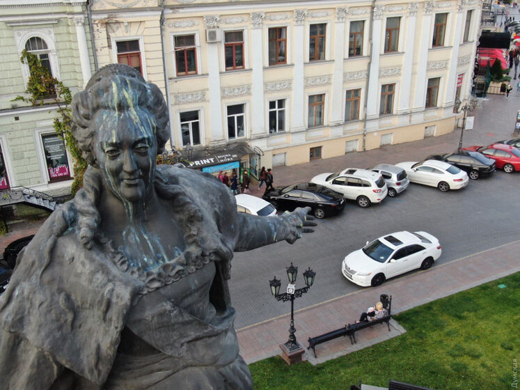 Виконком міськради Одеси погодив демонтаж пам'ятників Катерині ІІ і Суворову
