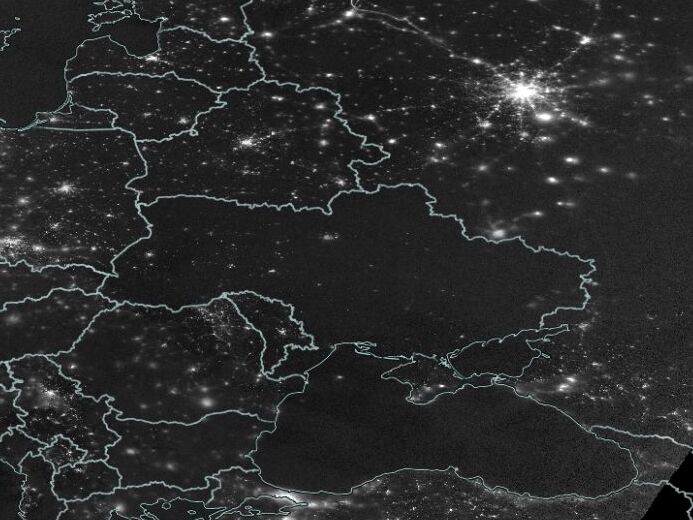 Отключения электричества в Украине были видны из космоса