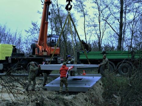 Военные, инженеры и строители работают над наращиванием оборонных способностей Киева