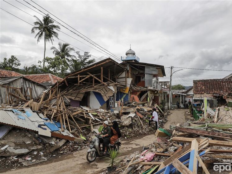 В Індонезії уже 318 загиблих унаслідок землетрусу, тіла ще шукають