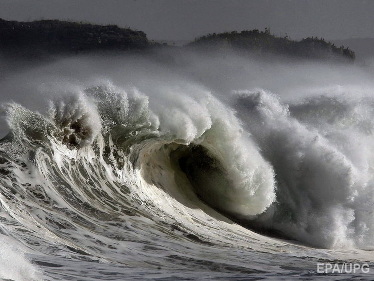 В северной части Атлантического океана зафиксировали волну рекордной высоты