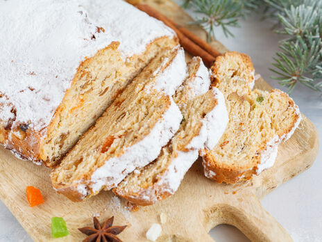 Как приготовить рождественский штоллен с фруктовой начинкой. Рецепт от украинского кулинарного блогера. Видео