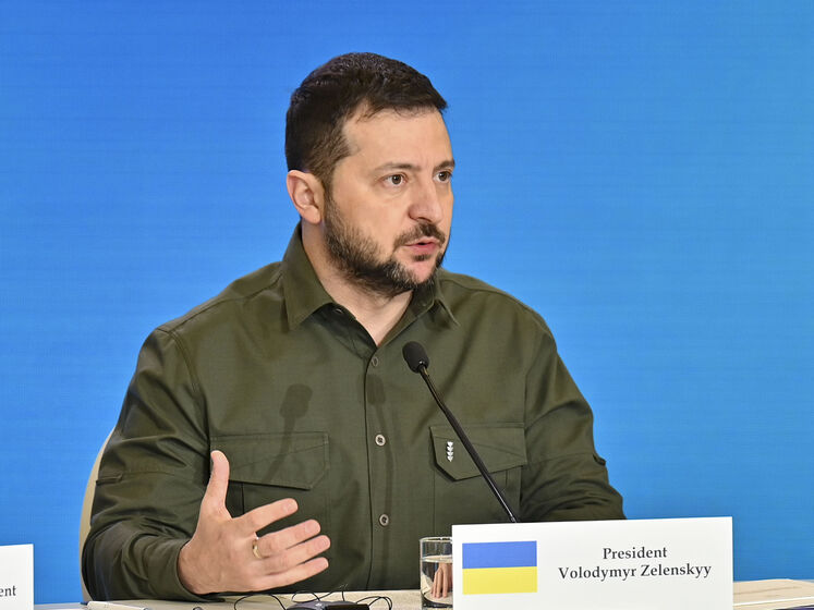 Зеленский: В этом году РФ потеряет убитыми 100 тыс. солдат и бог знает сколько наемников, а Украина будет стоять