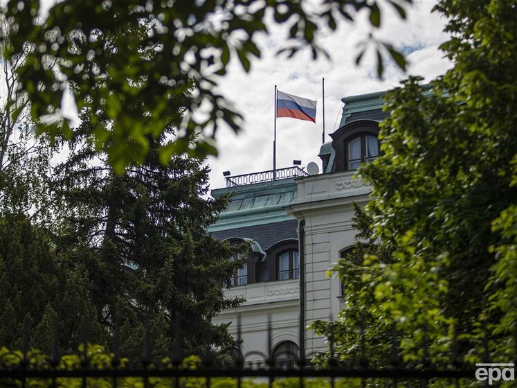 У Чехії зареєстрували петицію, запропонувавши від'єднати від електрики, газу і води посольство Росії. Вона набрала вже третину необхідних голосів
