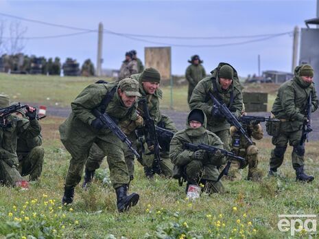 Із військового полігону в Білорусі втекли мобілізовані росіяни зі зброєю – ЗМІ