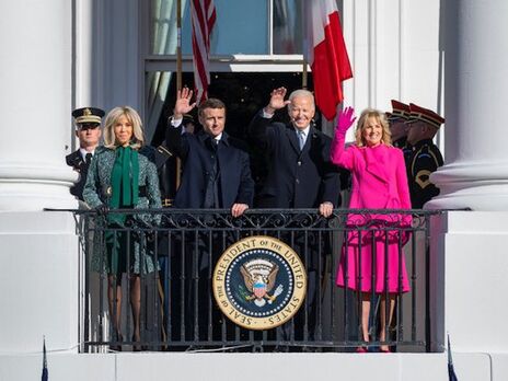 Байден і Макрон разом зі своїми дружинами поїли морозива в одному з ресторанів Вашингтона