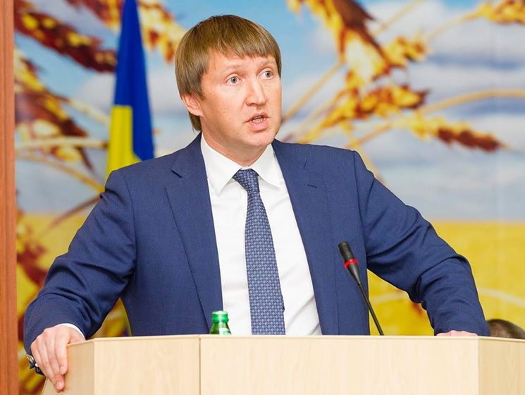 Министр агрополитики Кутовой заявил, что его отставки добивается разыскиваемый МВД бизнесмен