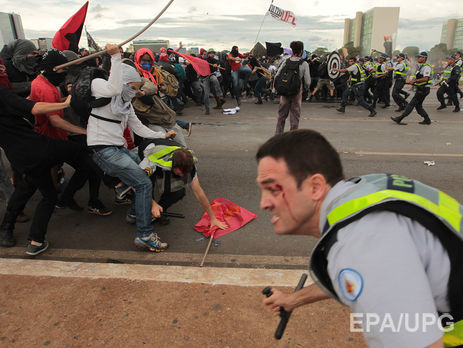 В Бразилии массовые протесты охватили 10 штатов страны. Фоторепортаж