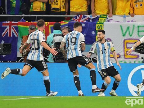 В 1/8 финала чемпионата мира по футболу Аргентина победила Австралию