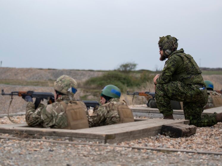 В Великобритании завершилось обучение украинских военных, им выдали с собой снаряжение и зимнюю форму