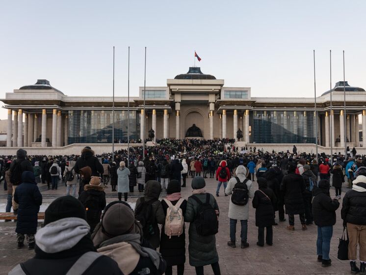 У Монголії відбулися масові акції протесту. Протестувальники штурмували Палац уряду
