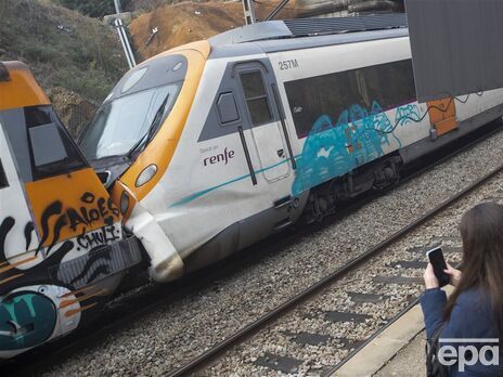 В Іспанії унаслідок зіткнення потягів постраждало понад 150 людей