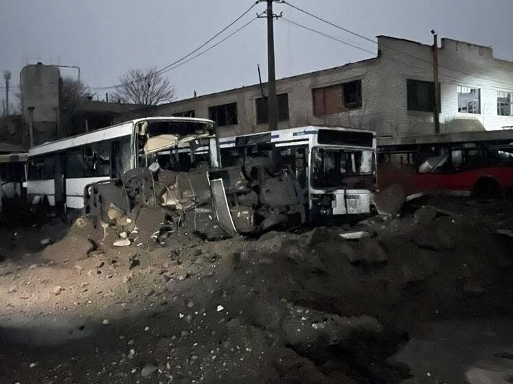 У Миколаєві окупанти вночі розбили стоянку міських автобусів – ОП