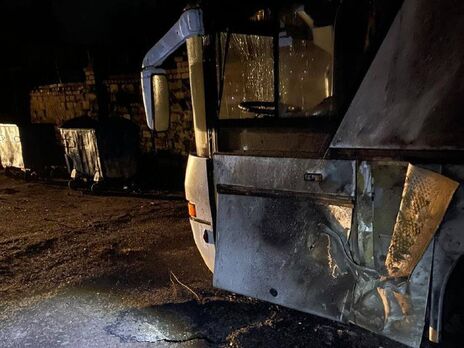 Унаслідок нічного обстрілу Миколаєва пошкоджено 21 одиницю автотранспорту і двоповерховий будинок – мер