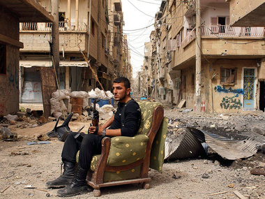 За три года гражданской войны в Сирии погибло более 220 тысяч человек