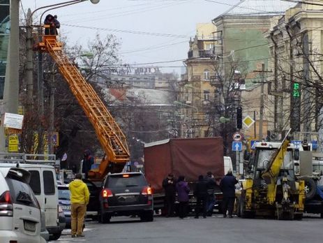 В Днепре из-за экскаватора с отказавшими тормозами столкнулись 10 авто