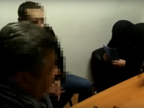 Беглый экс-замглавы Госинспекции Украины по вопросам труда, сбивший двух девочек-близнецов, пообещал им помочь. Видео 