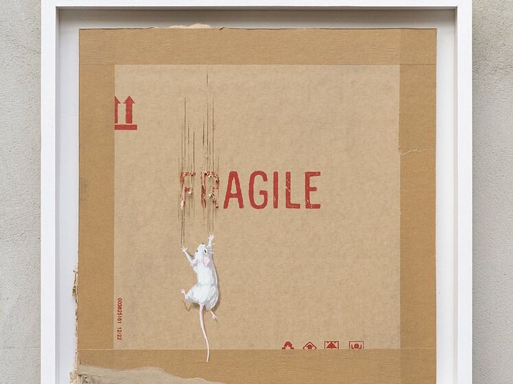 Бенксі виставив на продаж 50 картин із зображенням миші по £5 тис. Гроші спрямують на закупівлю 