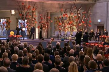 В Осло відбулася церемонія вручення Нобелівської премії миру, серед лауреатів – українська організація. Трансляція