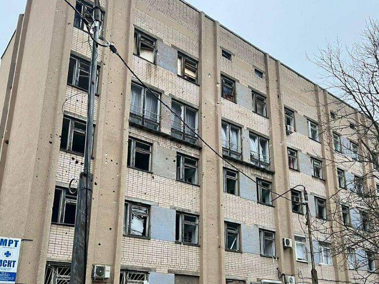 Росіяни обстріляли лікарню у Херсоні, під удар потрапило пологове відділення