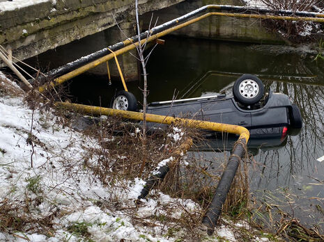 У Волинській області в річку впав автомобіль, є загиблі – поліція
