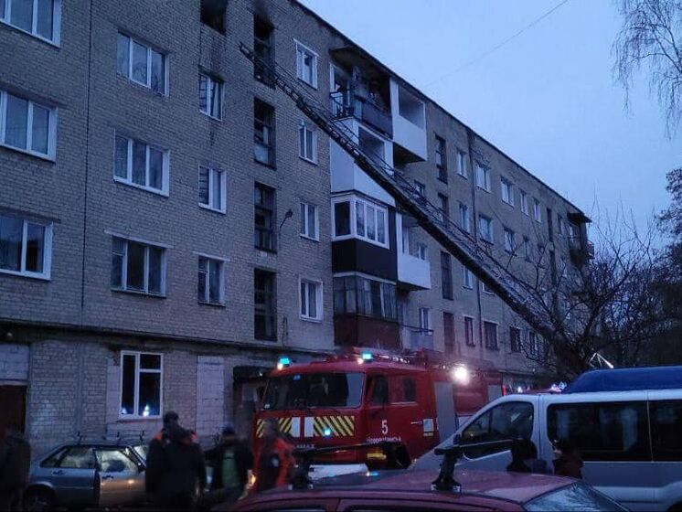 В Волынской области в пятиэтажке взорвались газовые баллоны, начался пожар. Два человека пострадали